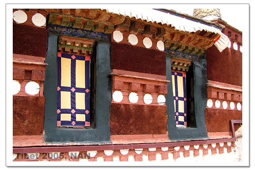 照片：藏行记之拉萨：布达拉宫的窗