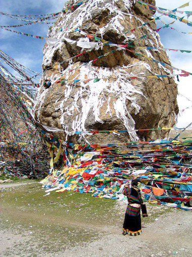 西藏图片：西藏五体投地的虔诚信徒9