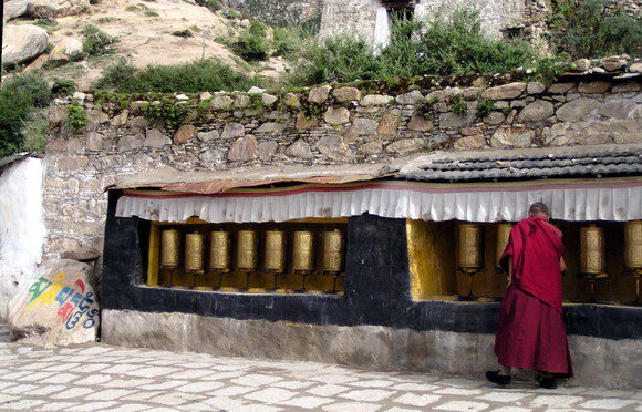 西藏图片：西藏转经4