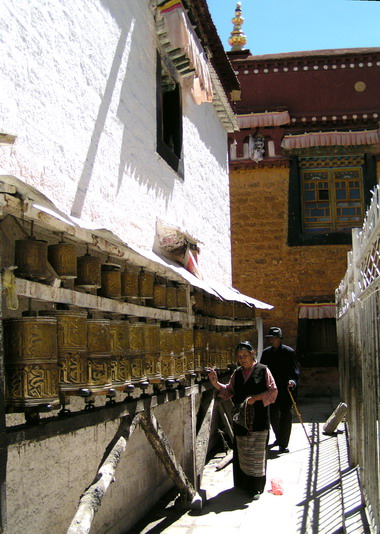 西藏图片：西藏转经1