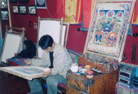 西藏图片：画唐卡的小伙子