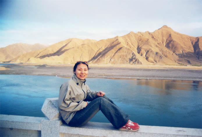 西藏图片：拉萨河边有点冷