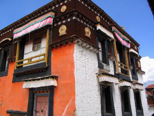 西藏图片：大昭寺金顶殿堂