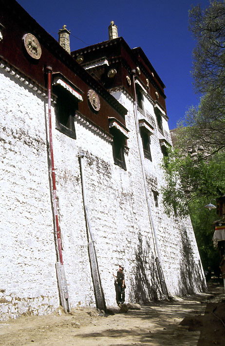 西藏图片：色拉寺的高墙