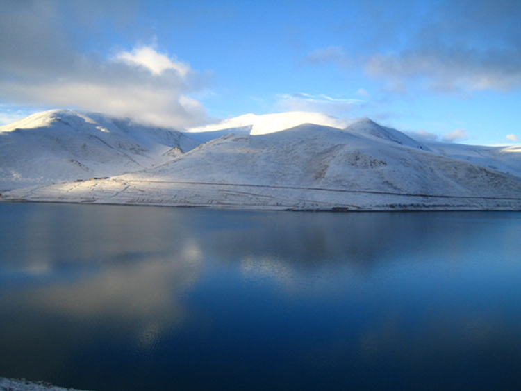 照片：梦幻美景般的羊湖1