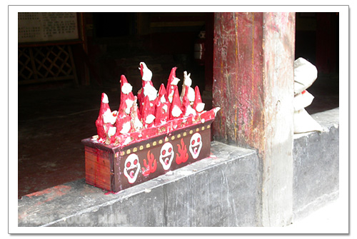 照片：藏行记之山南：昌珠寺一角