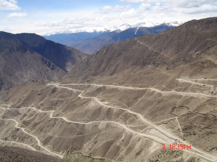 西藏林芝图片：盘山公路