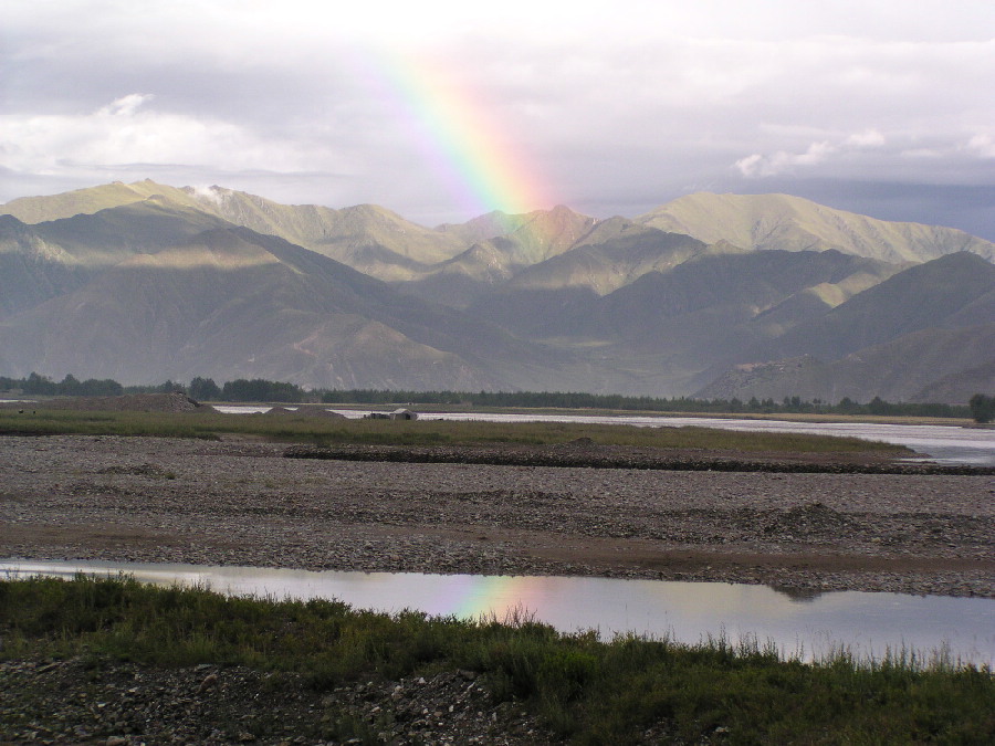 西藏林芝图片：彩虹
